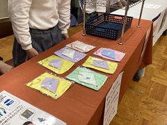 ②